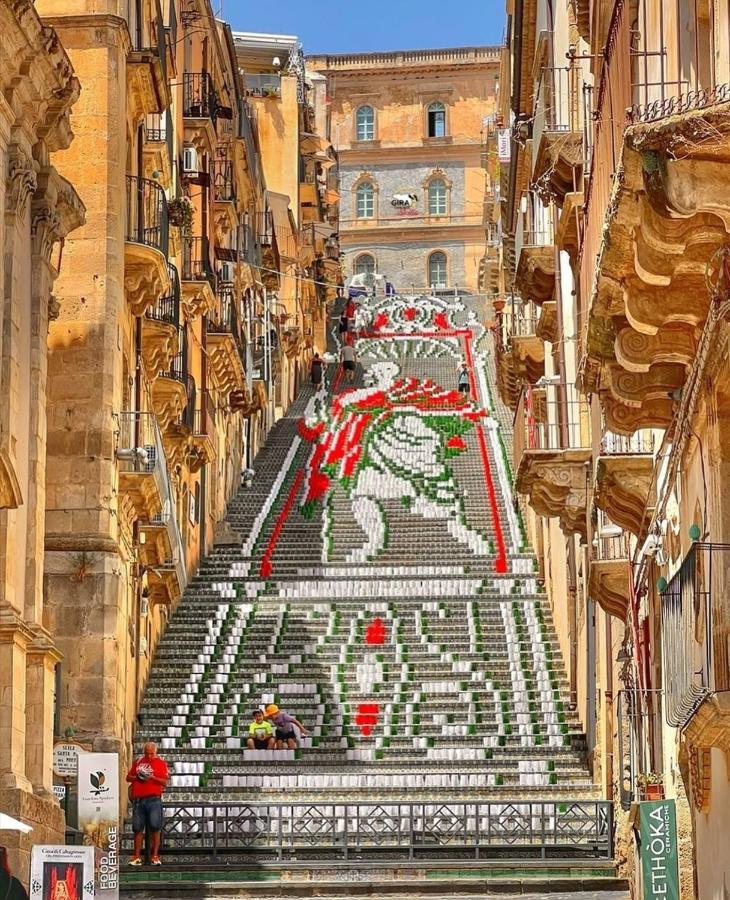 Guest House Al Viale Caltagirone Bagian luar foto
